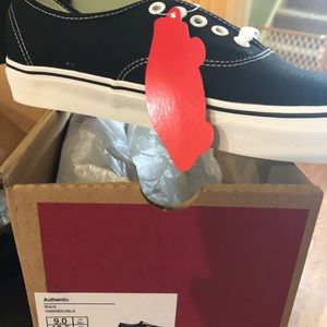 Converse New In Box Men Size 9 Black Tennis Shoes